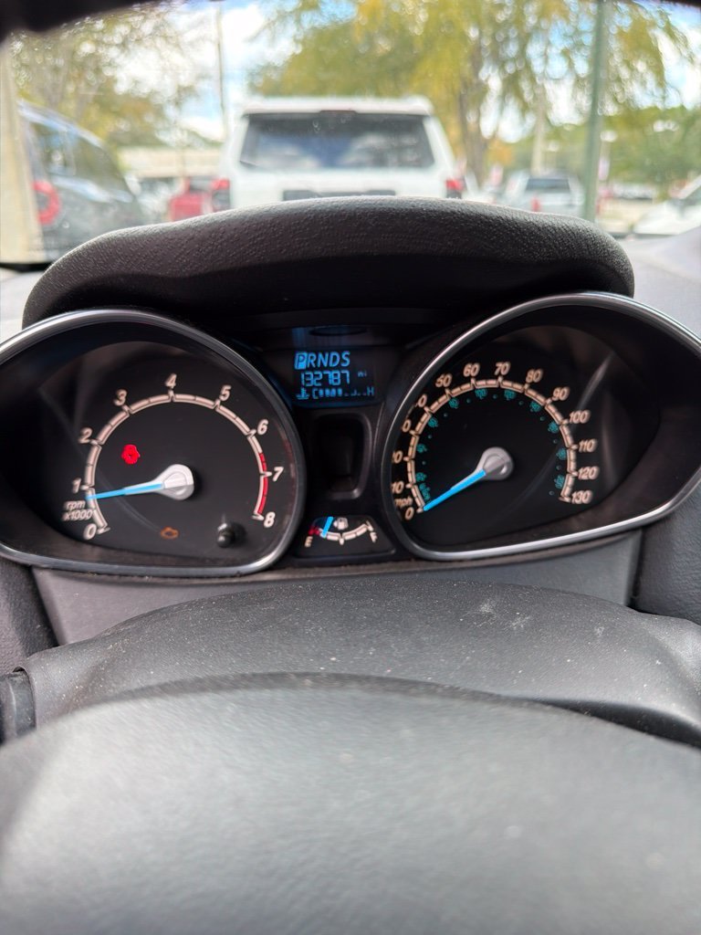 Used 2015 White Ford SE image 2