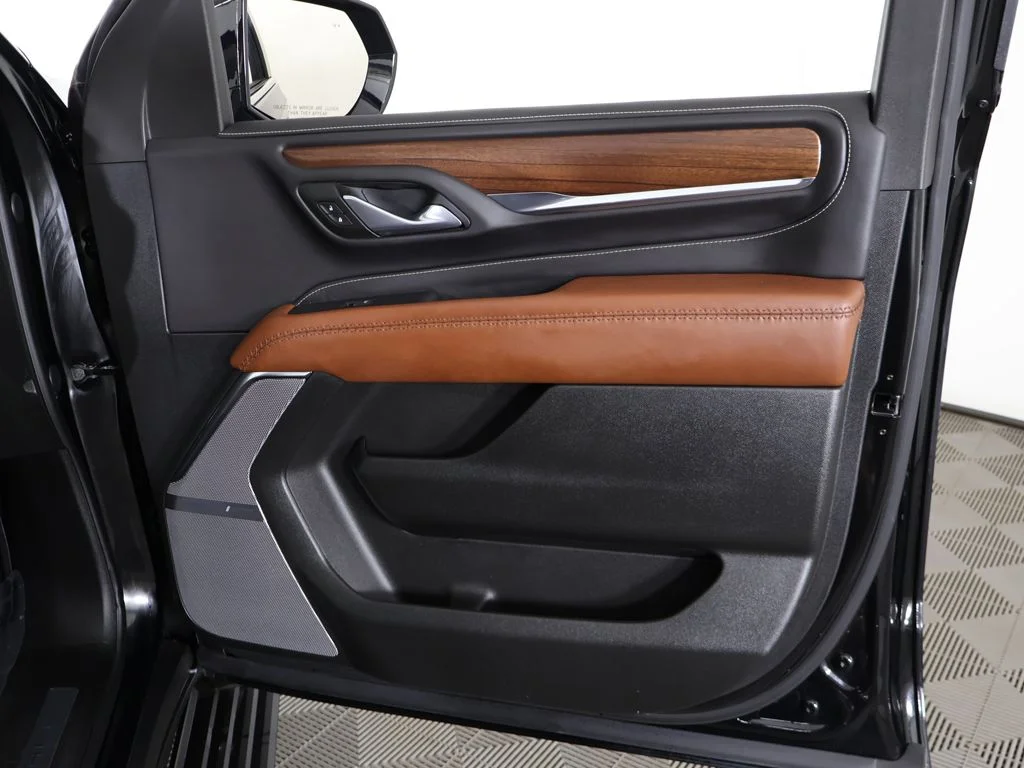 Used 2024 Onyx Black GMC Denali Ultimate image 32