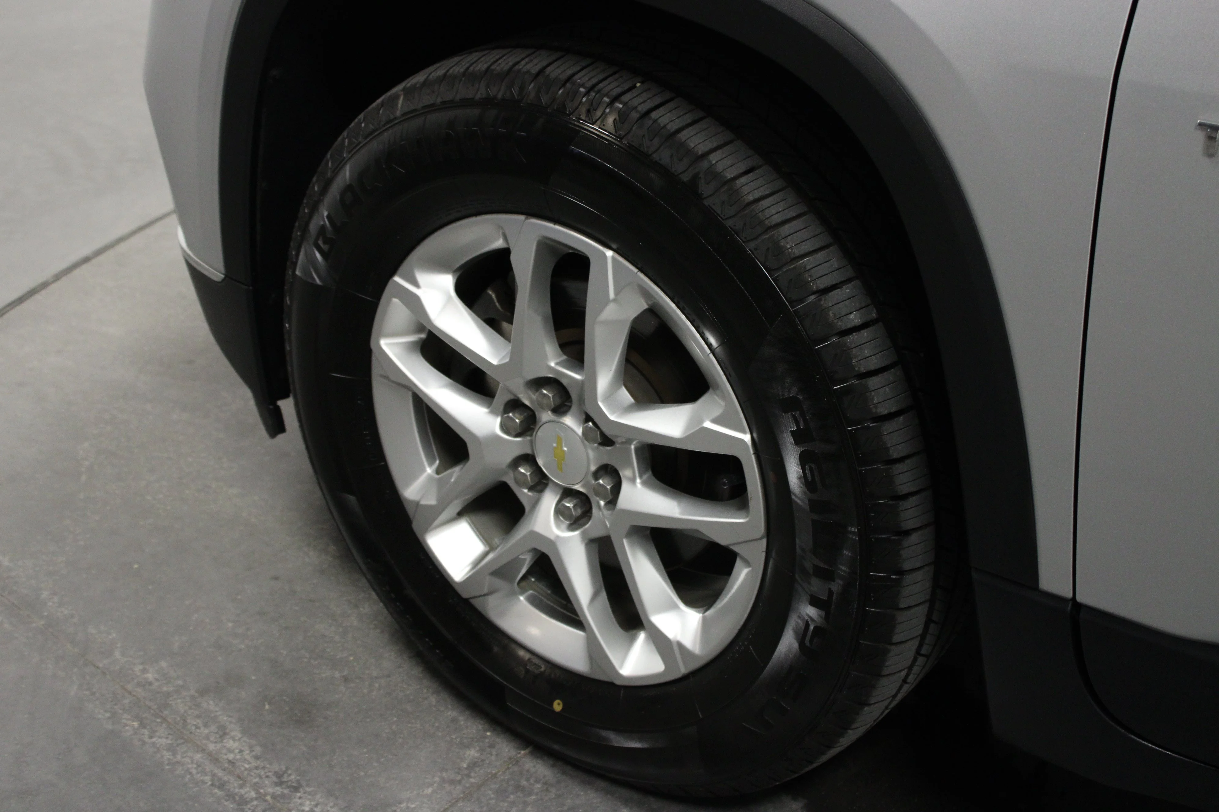 Used 2020 SILVER ICE METALLIC Chevrolet LT Cloth image 10