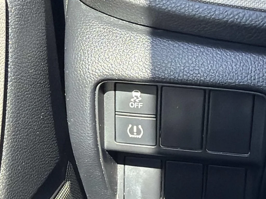 Used 2019 Platinum White Pearl Honda LX image 15