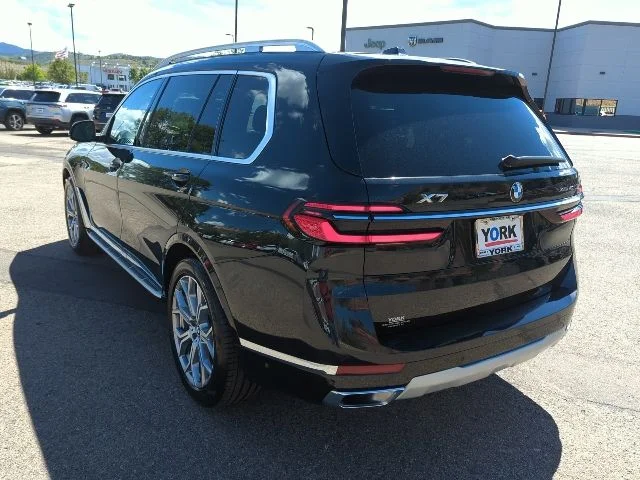 Used 2025 Black BMW xDrive40i image 6