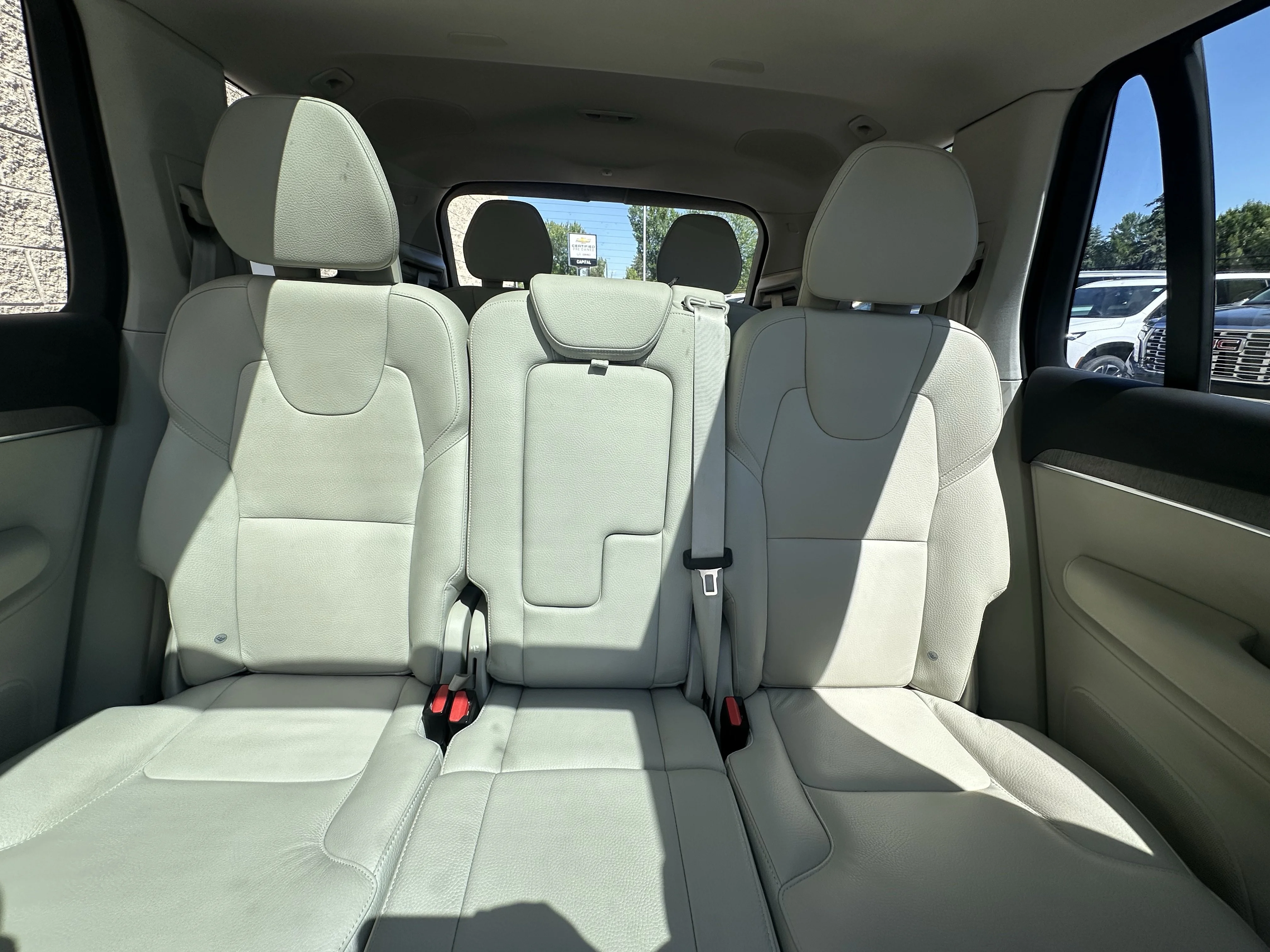 Certified Used 2024  Volvo Plus Bright Theme image 20