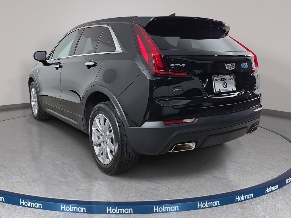 Used 2022 Stellar Black Metallic Cadillac Luxury image 8