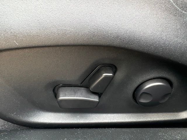 Used 2023 Silver Jeep Latitude image 22