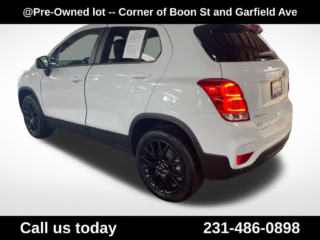 Used 2022 Summit White Chevrolet LT image 3