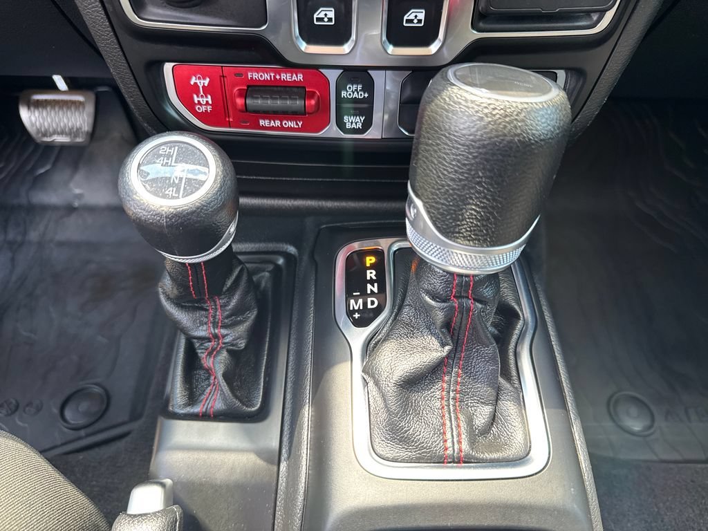 Used 2023 Purple Jeep Rubicon image 30