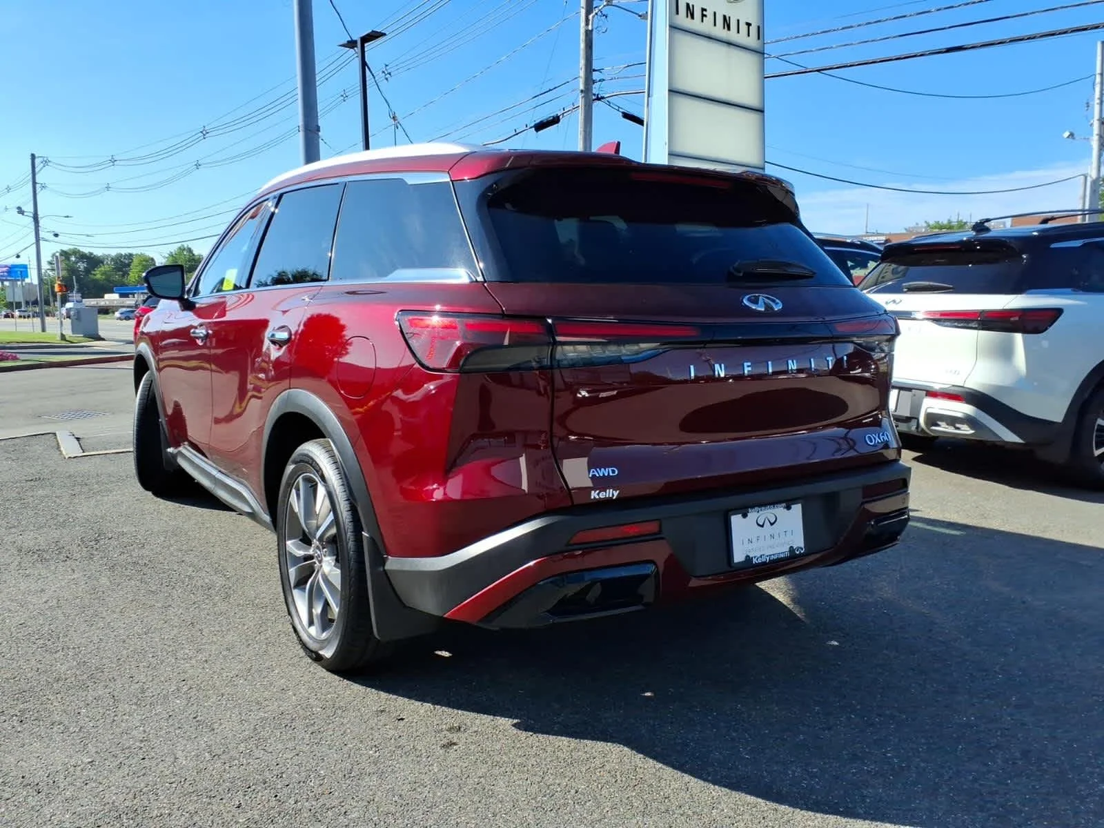Certified Used 2023 Deep Bordeaux INFINITI LUXE image 6