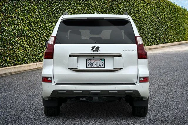 Used 2022  Lexus 460 image 5