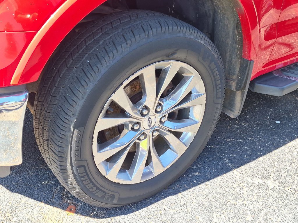 Used 2016 Red Ford Lariat image 8