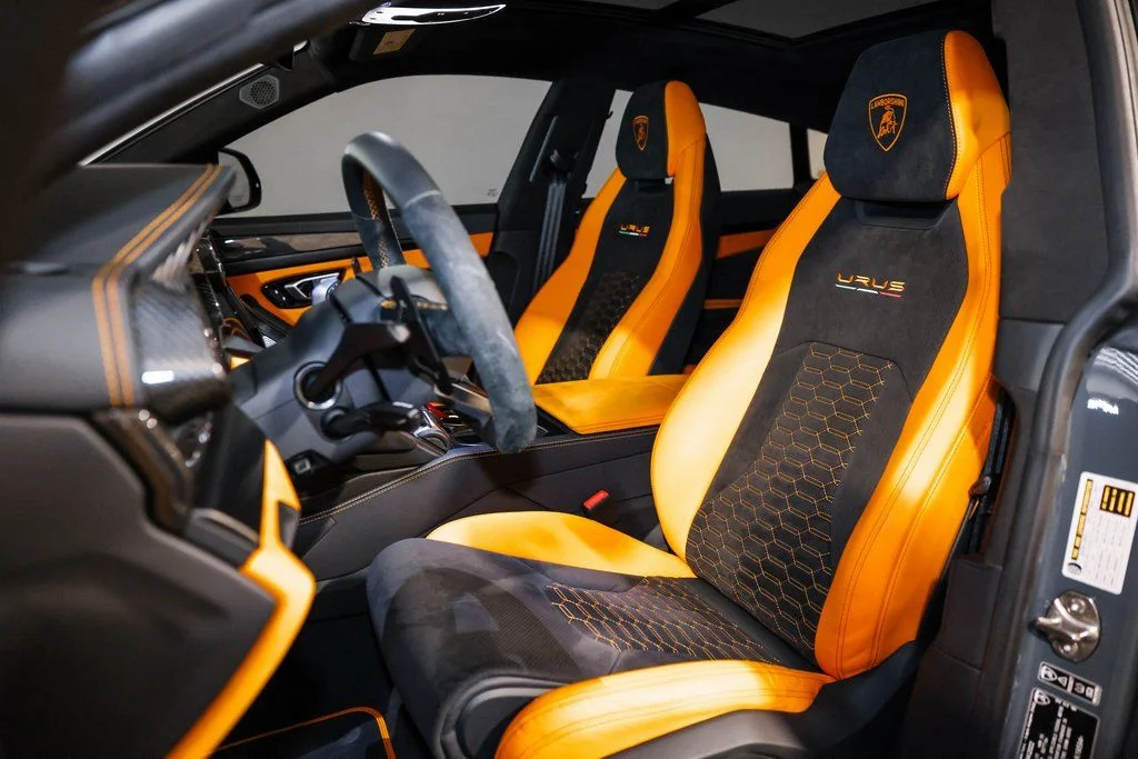 Used 2022  Lamborghini  image 28