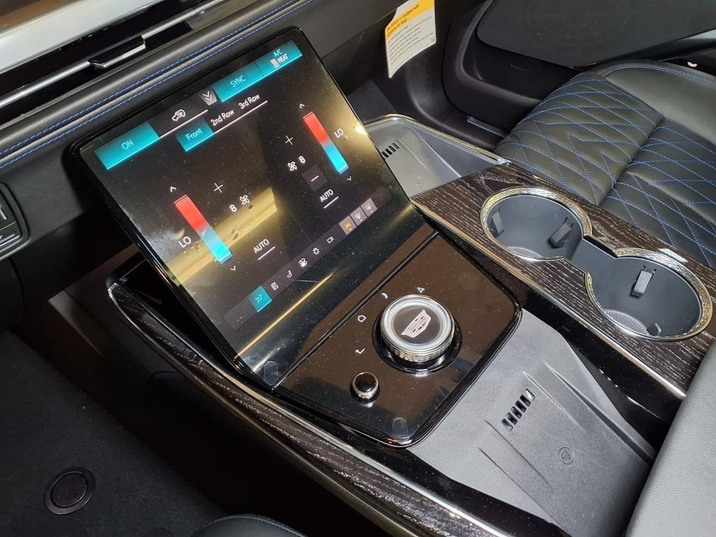2026 Cadillac Escalade IQ Sport - Photo 8