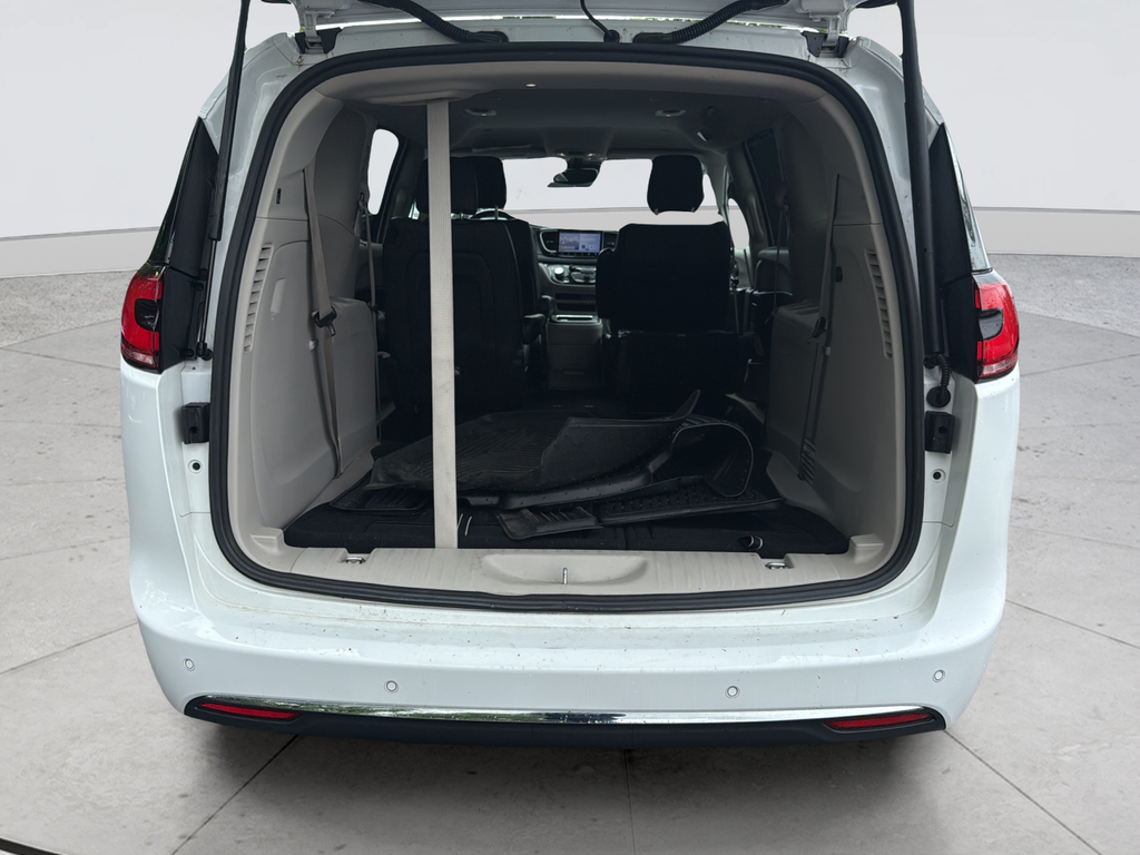 Used 2021 White Chrysler Touring L image 9