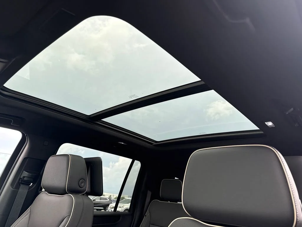 New 2026 Onyx Black GMC Elevation image 28