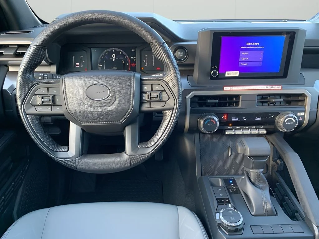 Used 2025  Toyota SR5 image 15