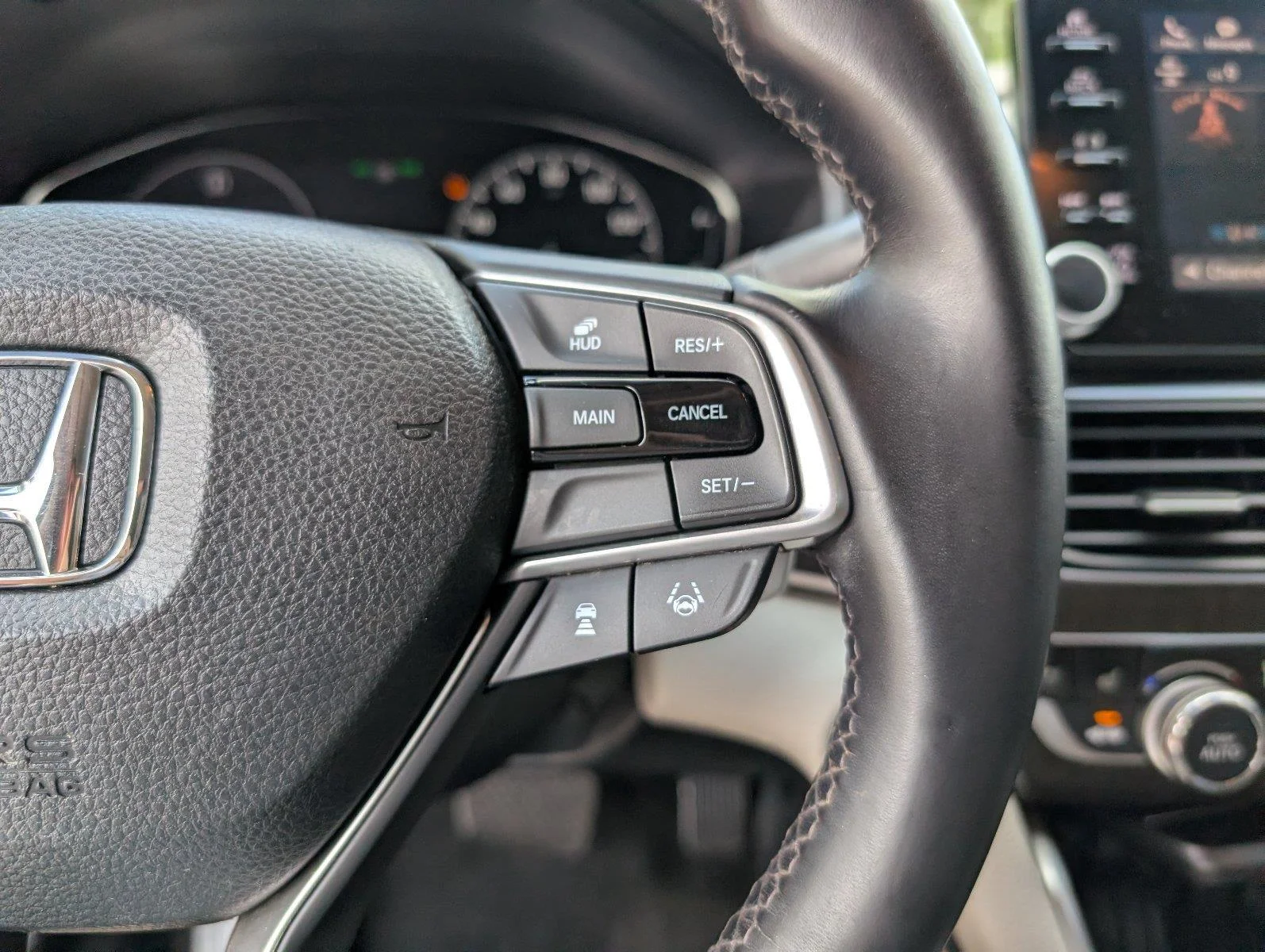 Used 2018 Radiant Red Metallic Honda Touring 1.5T image 26