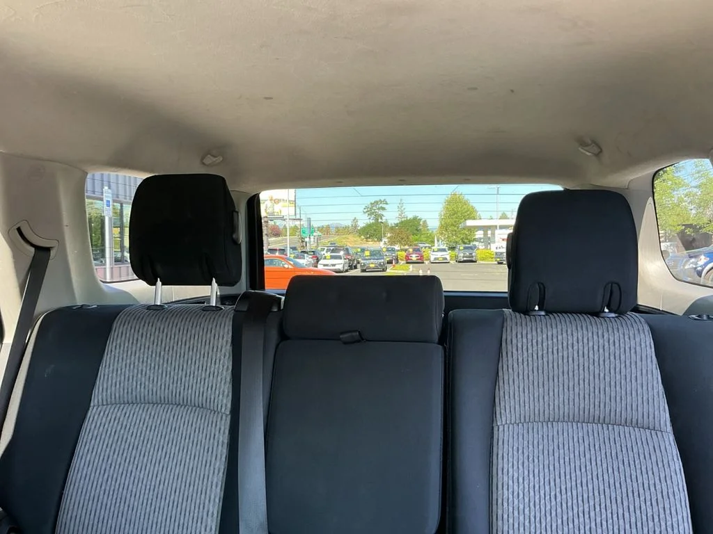 Used 2015 Silver Toyota SR5 image 16