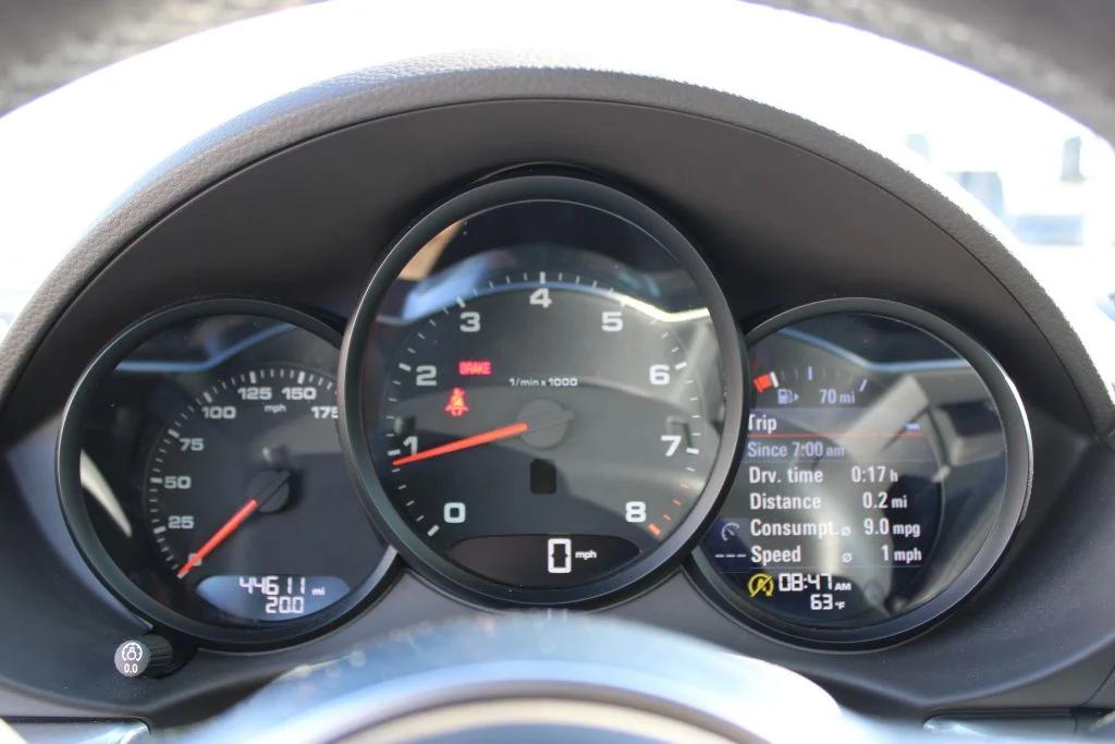 Used 2018  Porsche Base image 23
