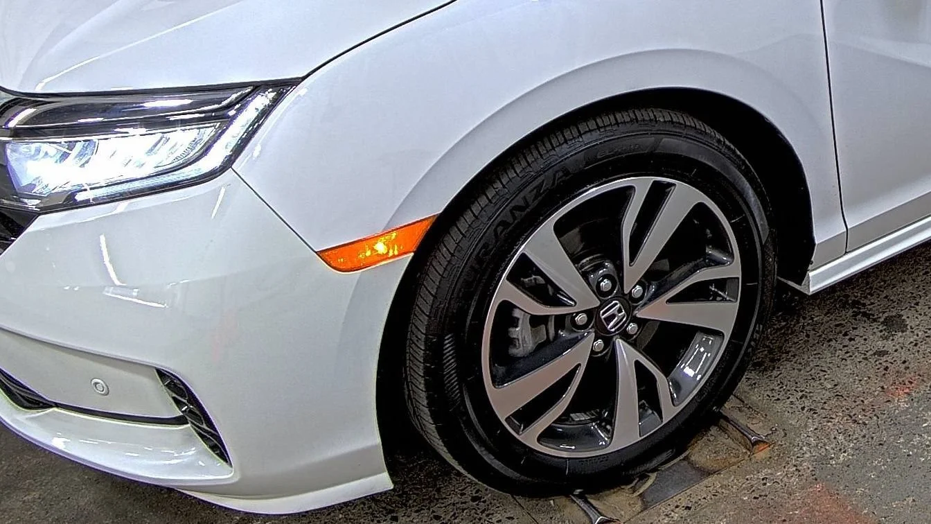 Certified Used 2023 Platinum White Pearl Honda Touring image 9