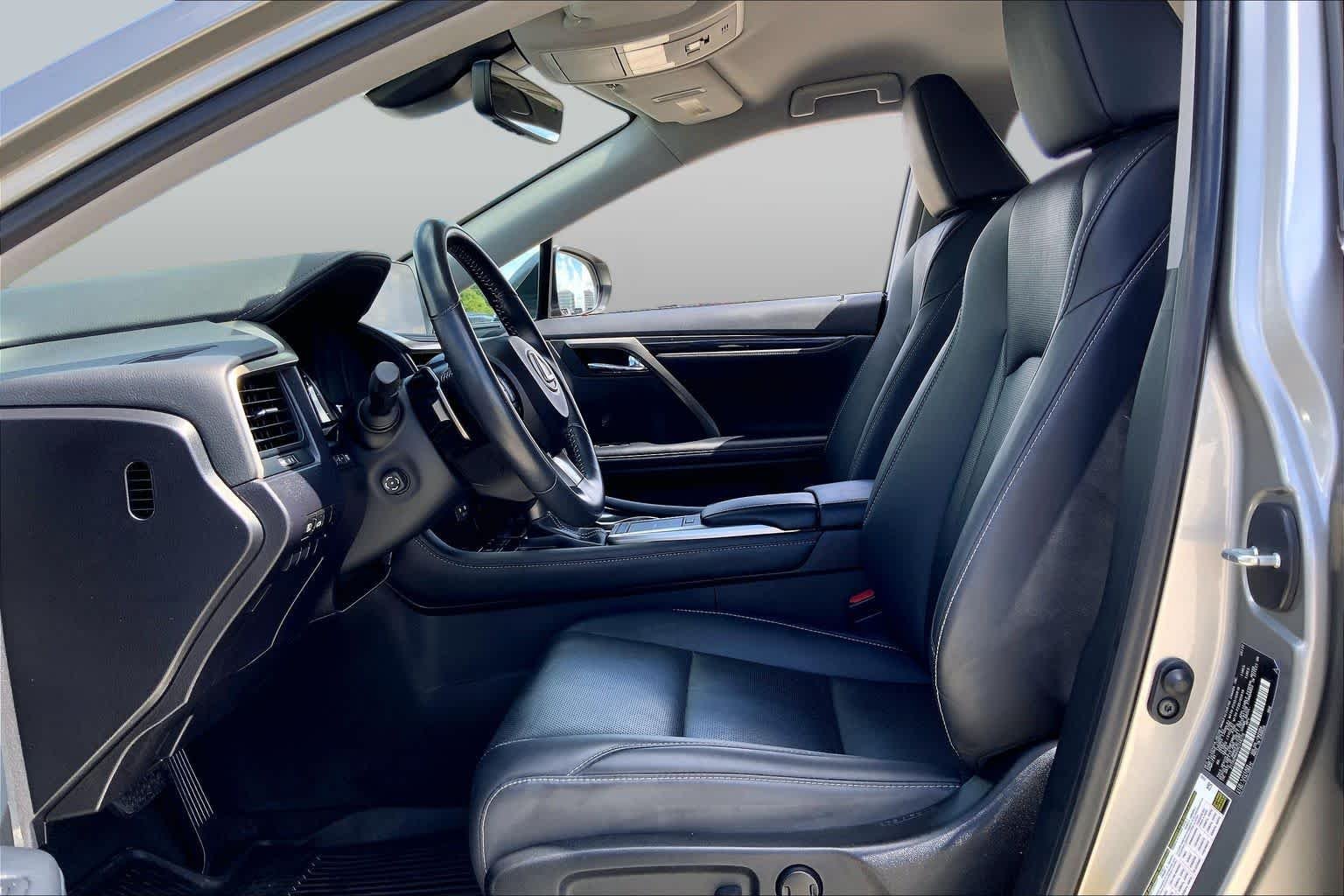 Used 2022 Atomic Silver Lexus  image 8