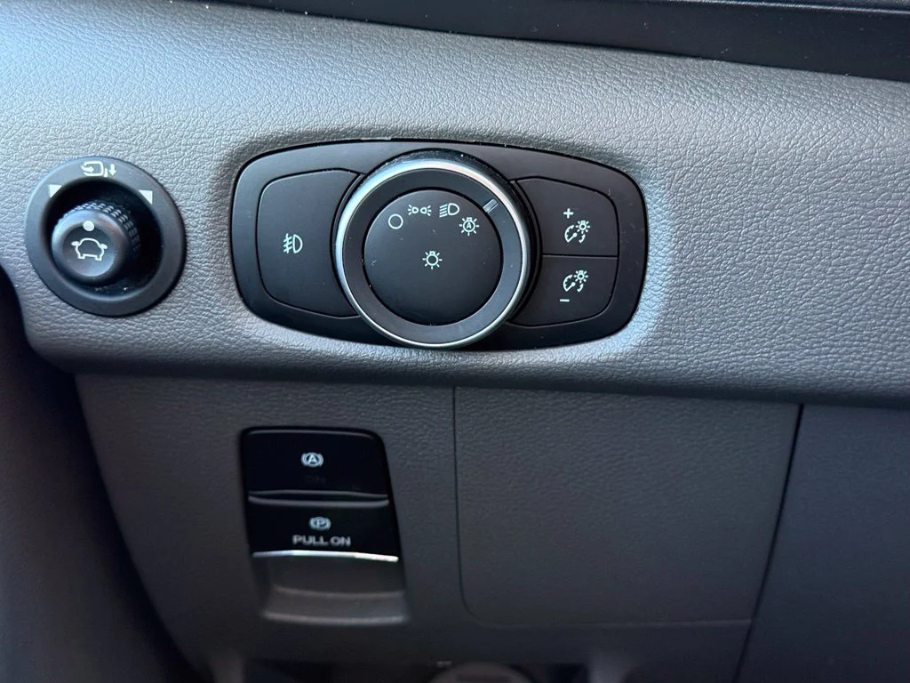 Used 2023 White Ford XLT image 12
