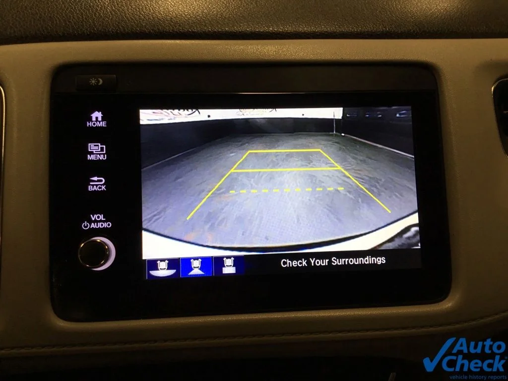 Used 2021 White Honda EX-L image 48