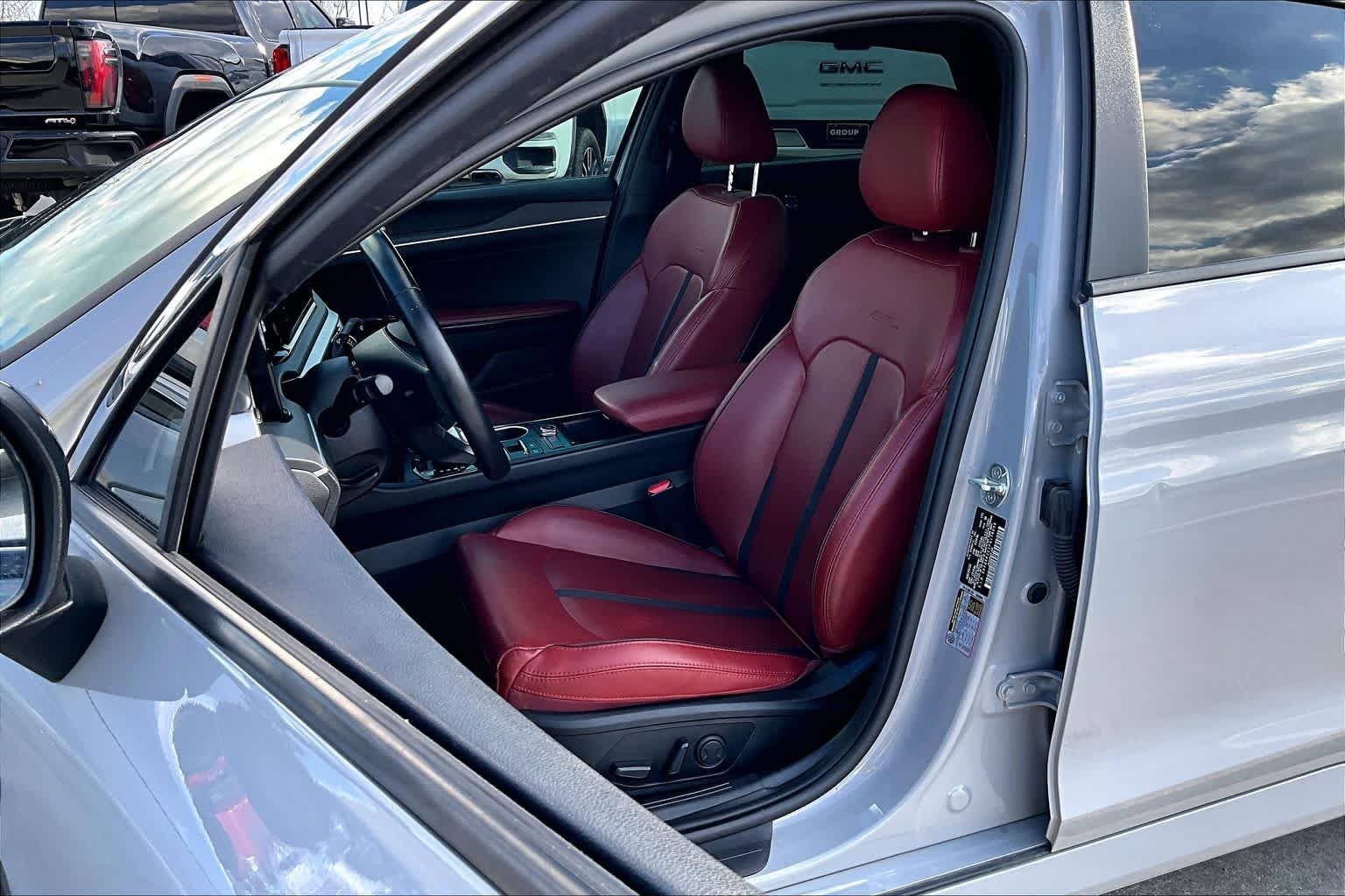 Used 2023 Wolf Gray Kia GT-Line image 8