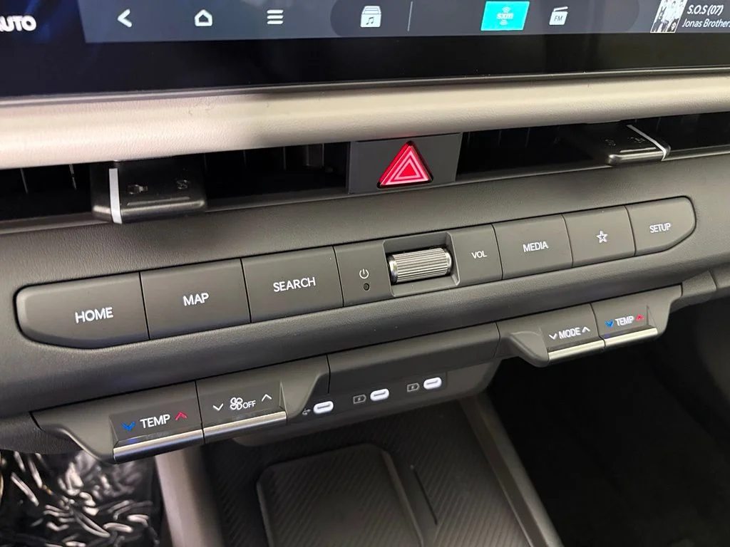 New 2027 Snow White Pearl Kia EX image 29