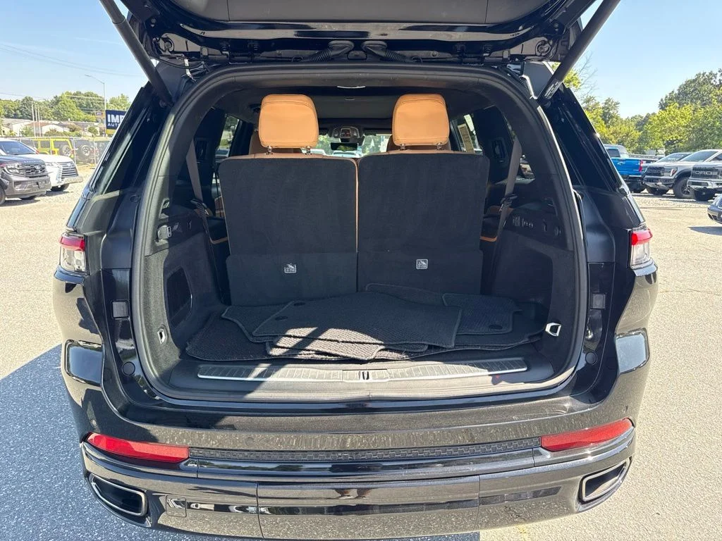 Used 2025 Black Jeep Summit image 26
