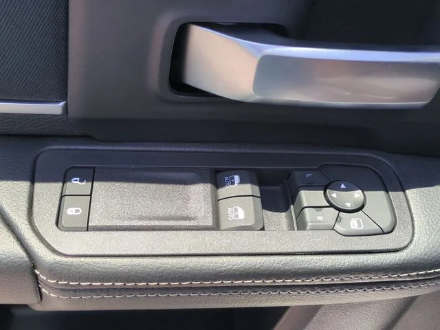 New 2026 Bright White Clear-Coat Exterior Paint RAM Tradesman image 14