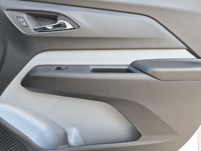 2027 Chevrolet Bolt LT - Photo 27