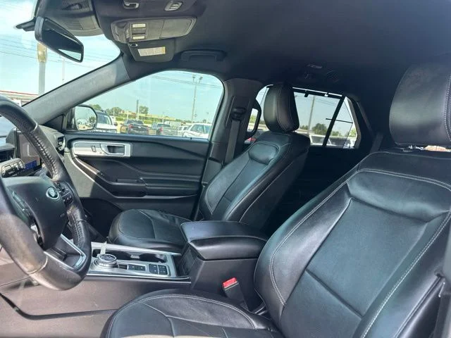 Used 2020 Black Ford Limited image 36