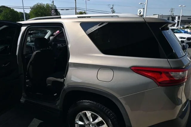 Used 2018 Gray Chevrolet LT image 36