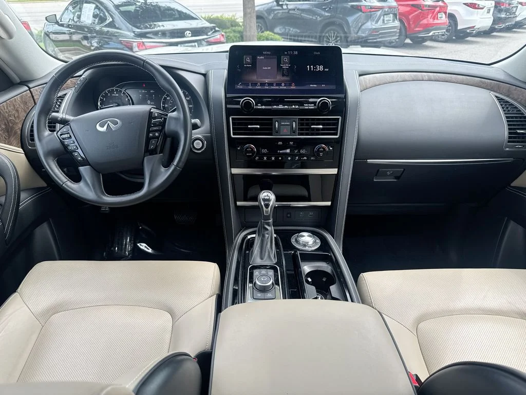 Used 2023 White INFINITI Premium Select image 24