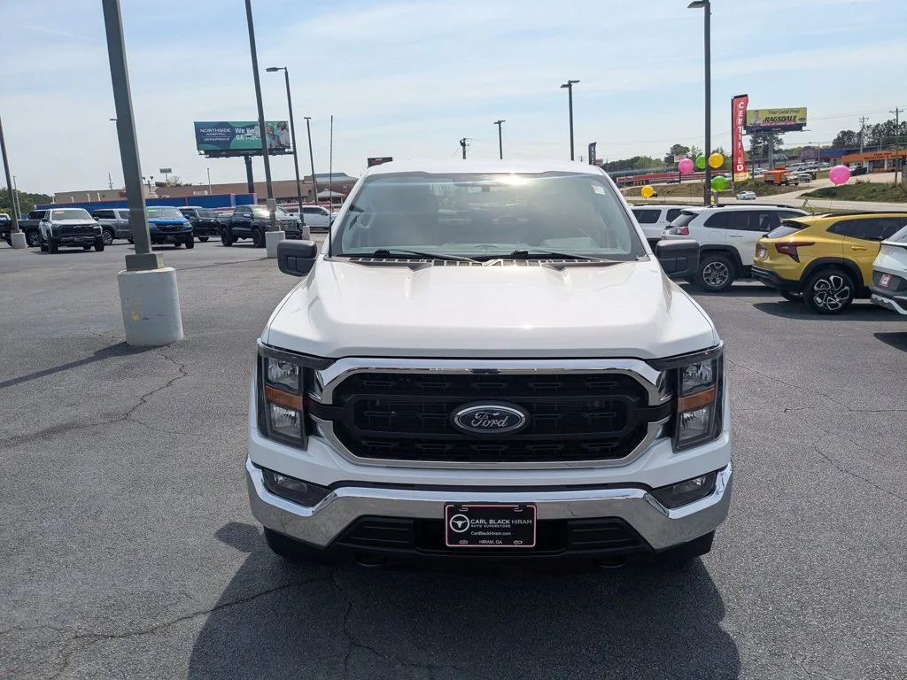 Used 2023  Ford XLT image 2