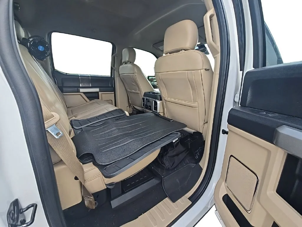 Used 2019 White Platinum Me Ford XL image 8