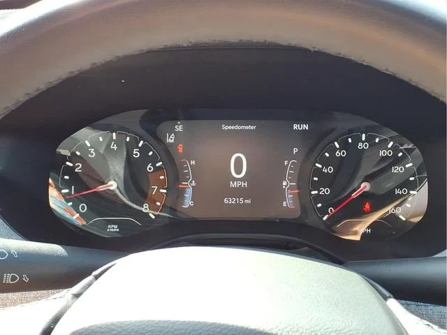 Used 2024  Jeep Latitude image 13