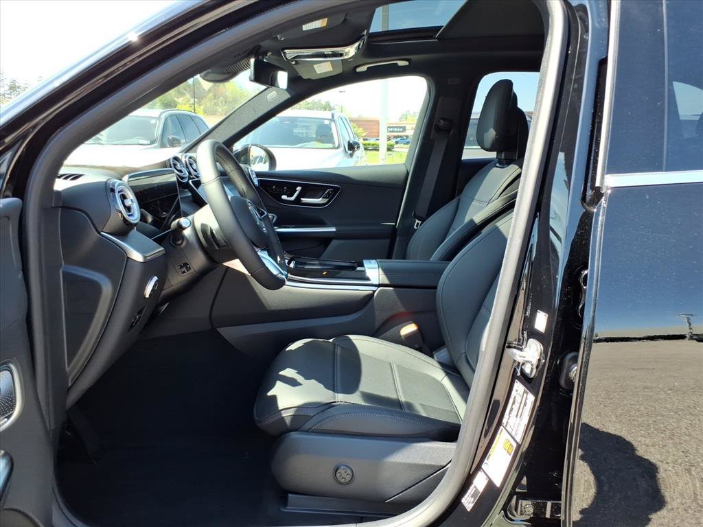 New 2026 Black Mercedes-Benz GLC 300 image 11