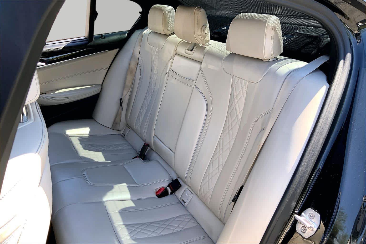 Used 2019 Black Sapphire Metallic BMW M550i xDrive image 18