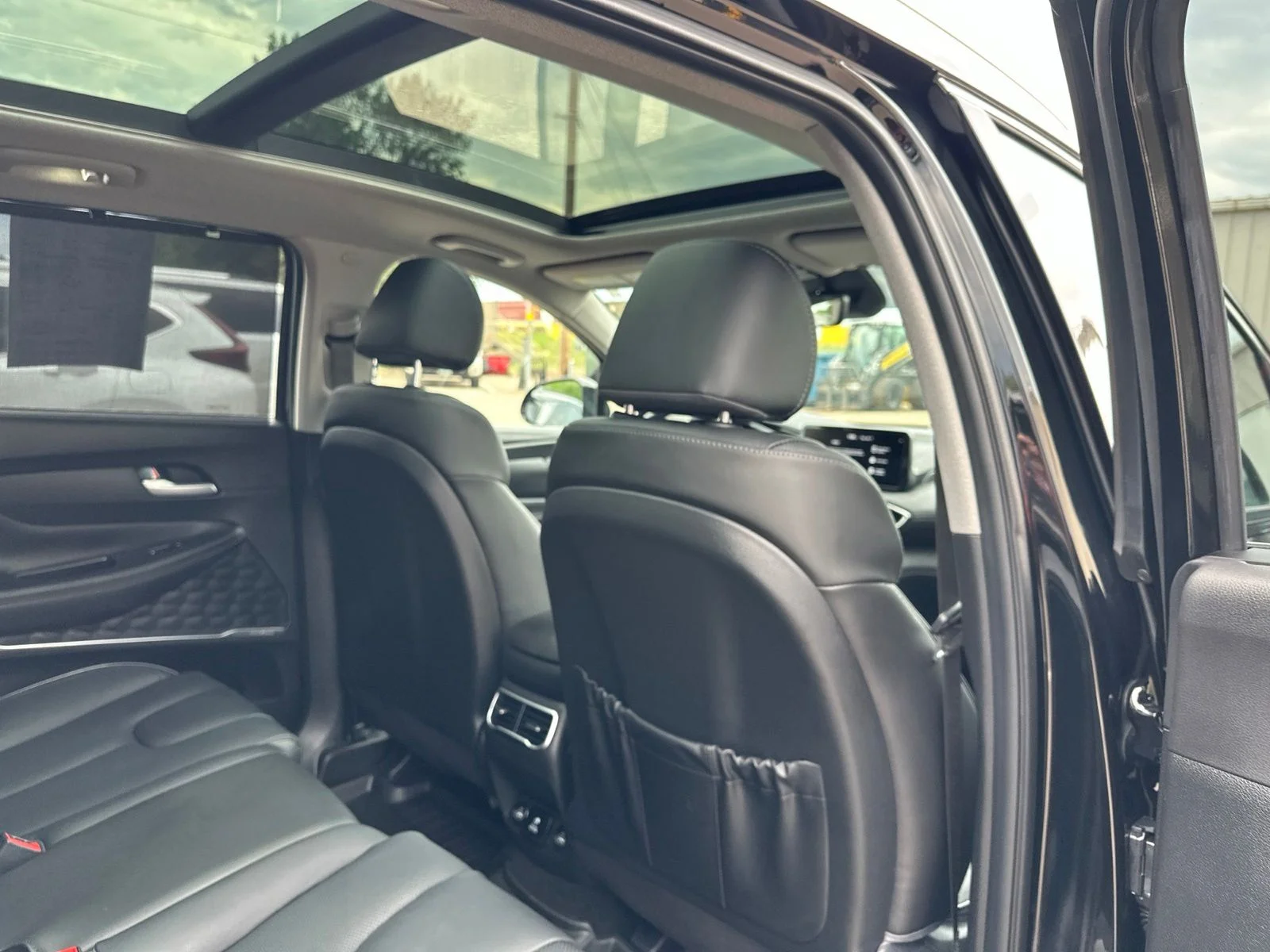 Used 2023 Black Hyundai Limited image 34