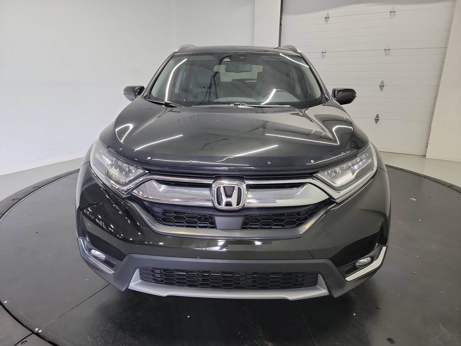Used 2017 Crystal Black Pearl Honda Touring image 2