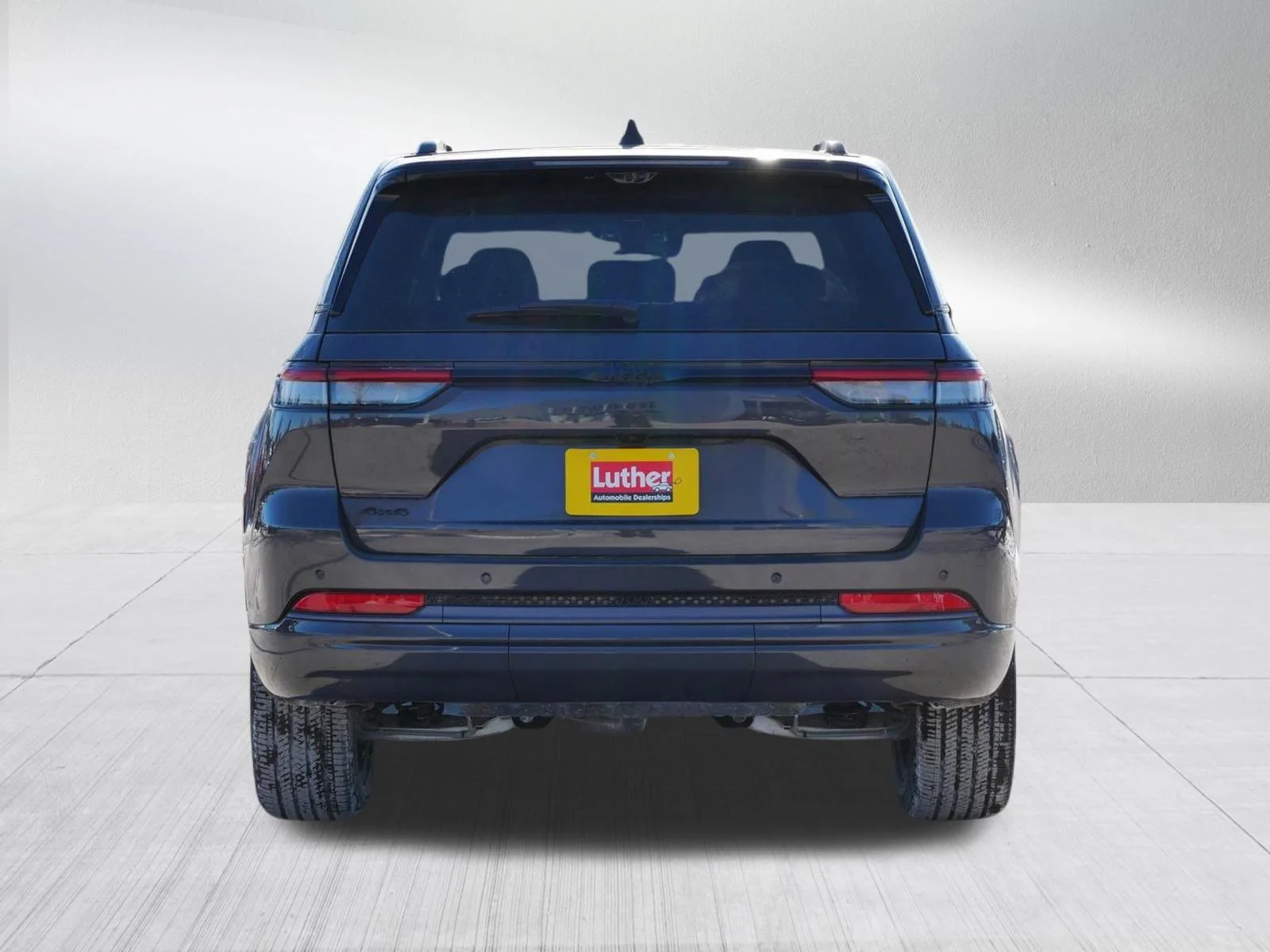 New 2026 Baltic Gray Metallic Clear-Coat Exterior Paint Jeep Limited Reserve image 6