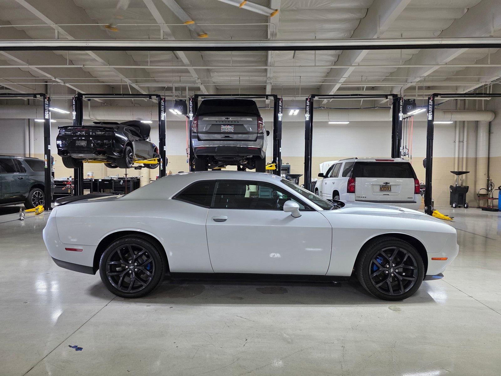 Used 2022  Dodge SXT image 8