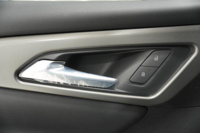 2025 Chevrolet Traverse LT - Photo 17
