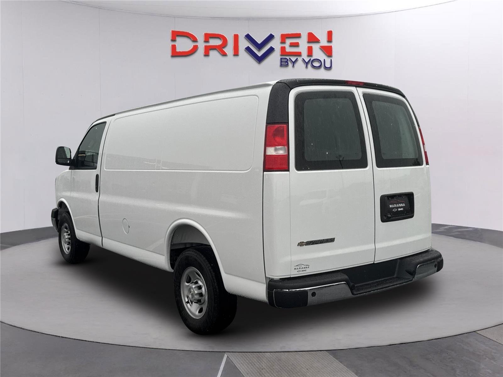 New 2026 Summit White Chevrolet WT image 6