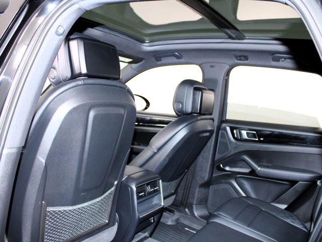2023 Porsche Cayenne Base - Photo 19