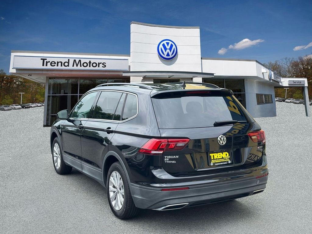 Used 2019 Black Volkswagen 2.0T SE image 4