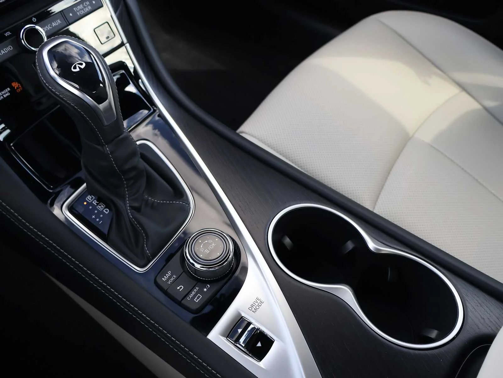 Certified Used 2023 Majestic White INFINITI SENSORY image 18
