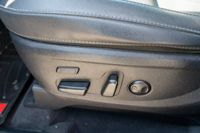 Used 2021 White Kia SX image 25