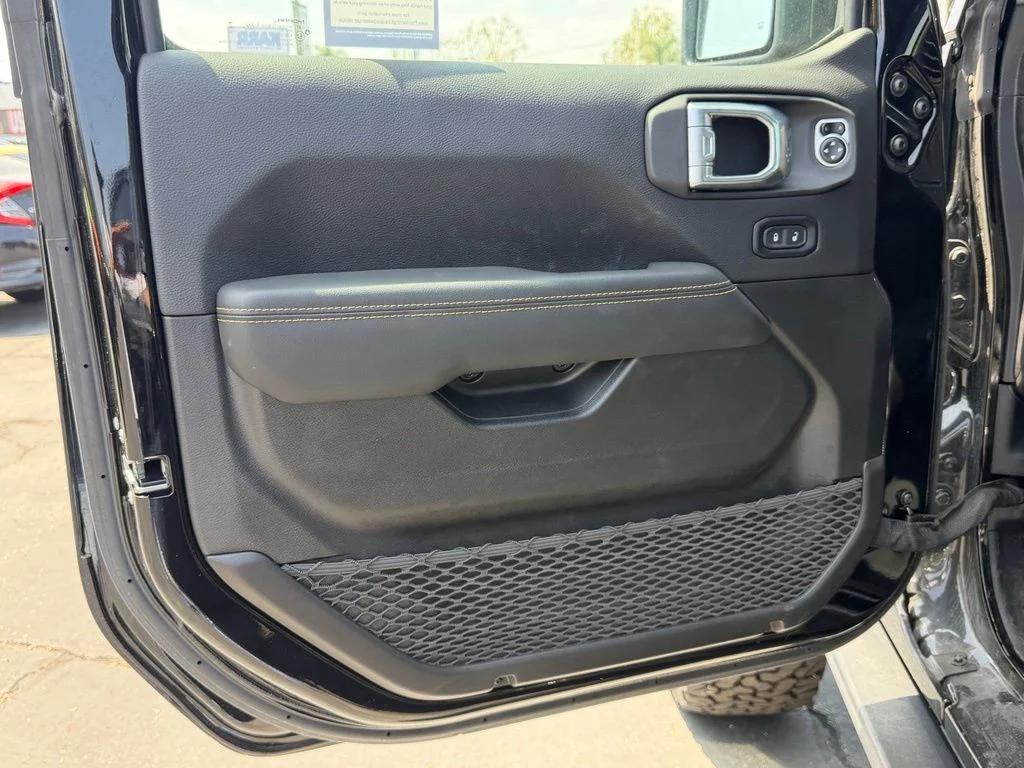 New 2024 Black Clear-Coat Exterior Paint Jeep Rubicon 392 image 21