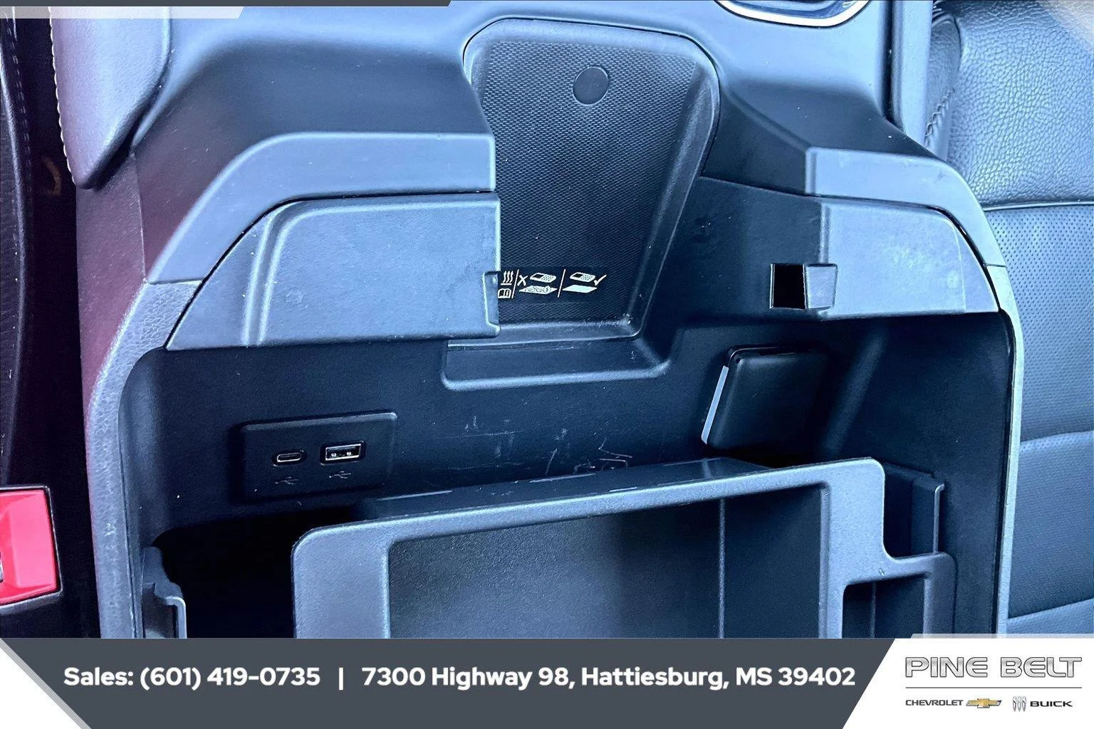 Used 2024 White Frost Tricoat GMC Denali image 24